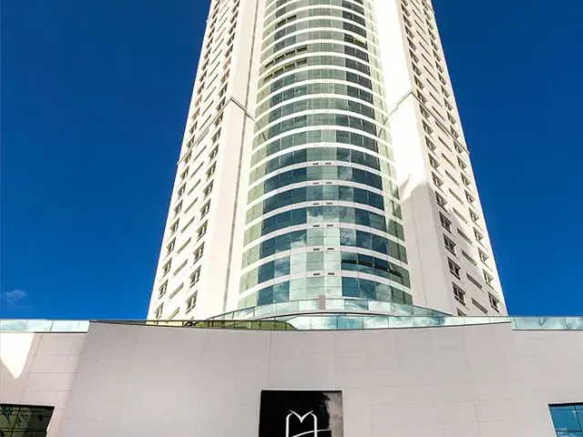 Apartamento com 256m² 3 quartos e 4 banheiros, à venda, no bairro Centro em Balneário Camboriú