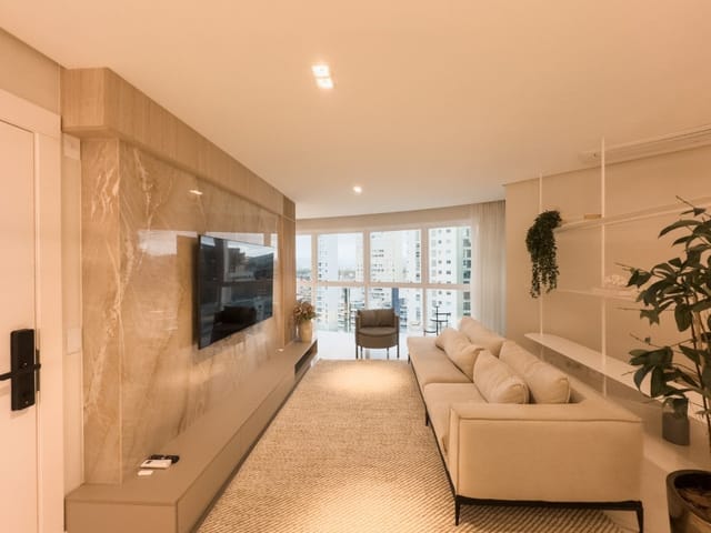 Apartamento com 256m² 3 quartos e 4 banheiros, à venda, no bairro Centro em Balneário Camboriú