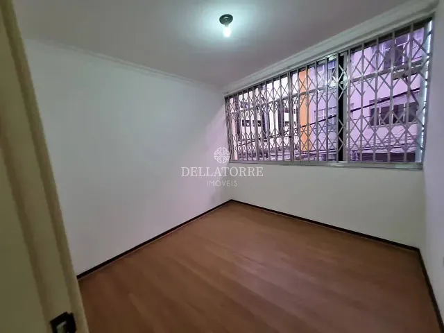 Apartamento 2 quartos e 1 banheiro, para alugar, no bairro Várzea em Teresópolis