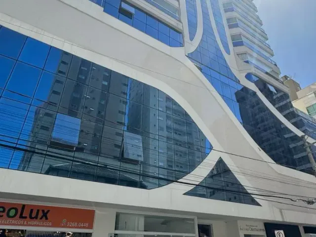 Apartamento com 188m² 4 quartos e 5 banheiros, à venda, no bairro Meia Praia em Itapema