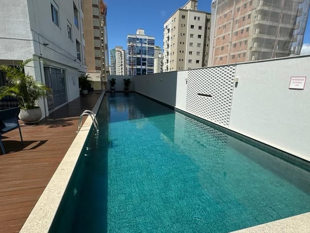 Apartamento com 188m² 4 quartos e 5 banheiros, à venda, no bairro Meia Praia em Itapema