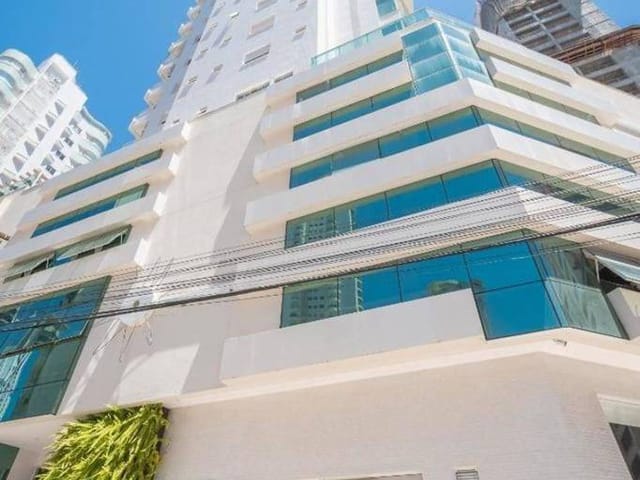 Apartamento com 132m² 3 quartos e 4 banheiros, à venda, no bairro Centro em Balneário Camboriú