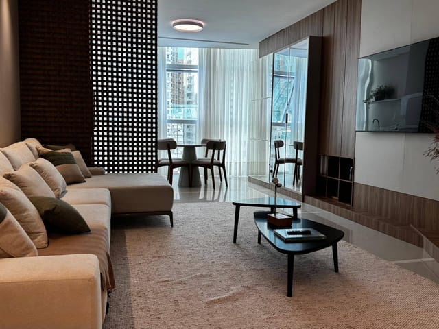 Apartamento com 132m² 3 quartos e 4 banheiros, à venda, no bairro Centro em Balneário Camboriú