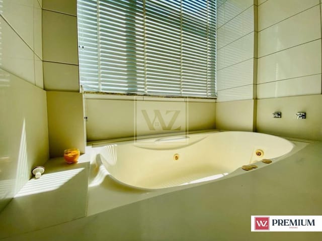 Apartamento 5 quartos e 7 banheiros, à venda, no bairro Meia Praia em Itapema