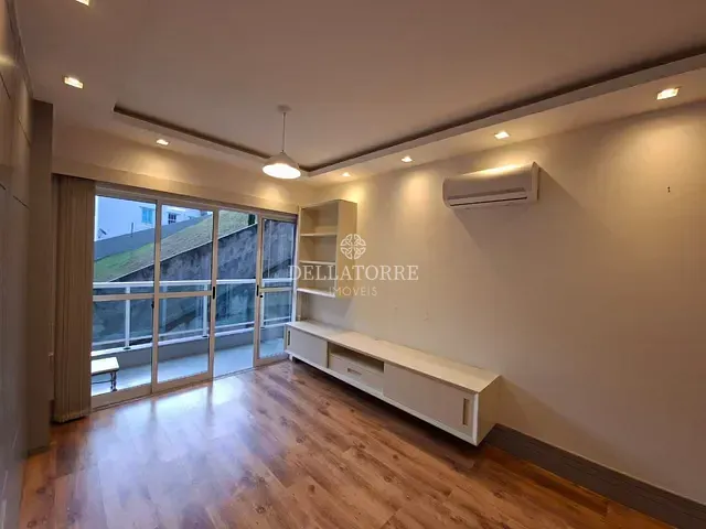 Apartamento 1 quarto e 1 banheiro, à venda, no bairro Várzea em Teresópolis