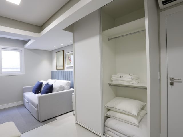 Apartamento com 164m² 3 quartos e 2 banheiros, à venda, no bairro Centro em Balneário Camboriú