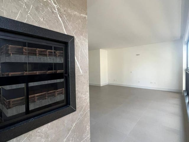 Apartamento com 126m² 3 quartos e 4 banheiros, à venda, no bairro Meia Praia em Itapema