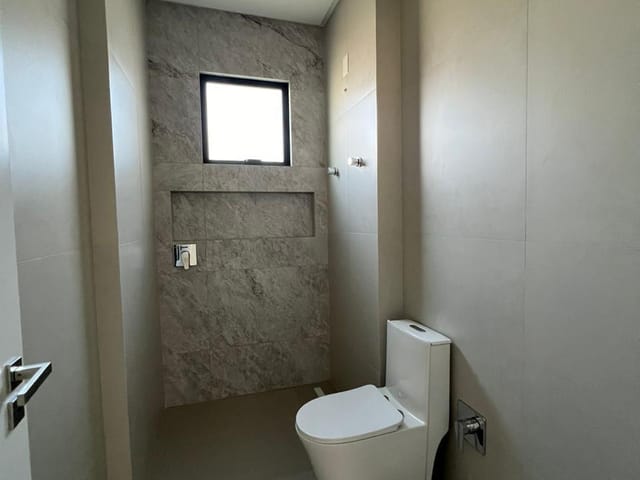 Apartamento com 126m² 3 quartos e 4 banheiros, à venda, no bairro Meia Praia em Itapema