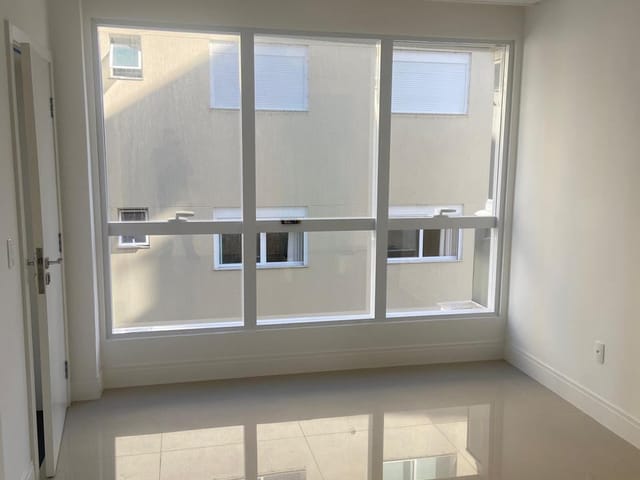 Apartamento com 167m² 3 quartos e 4 banheiros, à venda, no bairro Meia Praia em Itapema