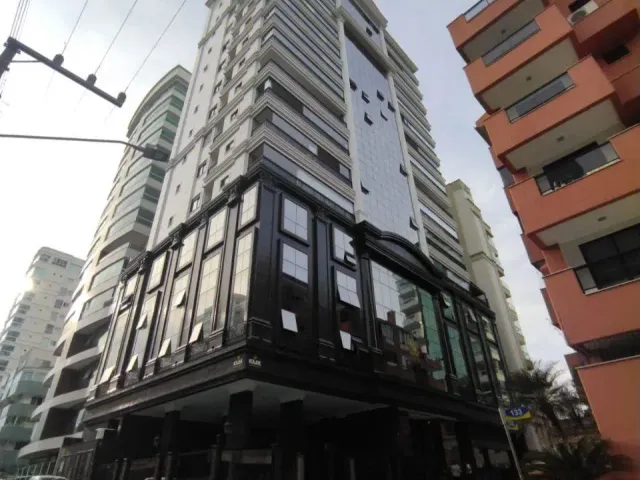 Apartamento com 185m² 4 quartos e 5 banheiros, à venda, no bairro Centro em Itapema