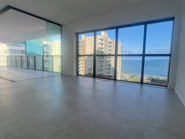 Apartamento com 185m² 4 quartos e 5 banheiros, à venda, no bairro Centro em Itapema