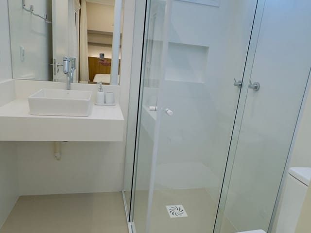 Apartamento com 150m² 4 quartos e 5 banheiros, à venda, no bairro Meia Praia em Itapema