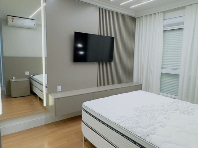Apartamento com 150m² 4 quartos e 5 banheiros, à venda, no bairro Meia Praia em Itapema