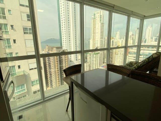 Apartamento com 171m² 3 quartos e 4 banheiros, à venda, no bairro Centro em Balneário Camboriú