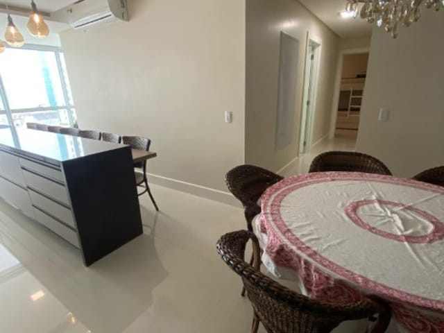 Apartamento com 171m² 3 quartos e 4 banheiros, à venda, no bairro Centro em Balneário Camboriú