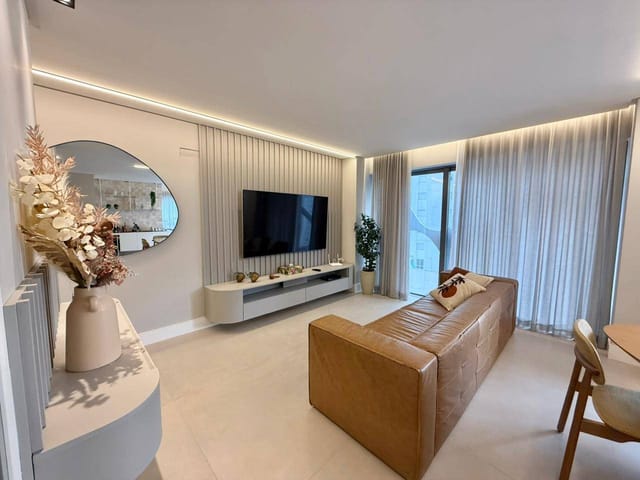 Apartamento com 122m² 3 quartos e 4 banheiros, à venda, no bairro Centro em Balneário Camboriú