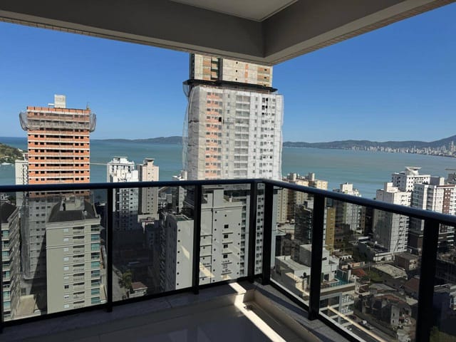 Apartamento com 92m² 2 quartos e 3 banheiros, à venda, no bairro Centro em Itapema