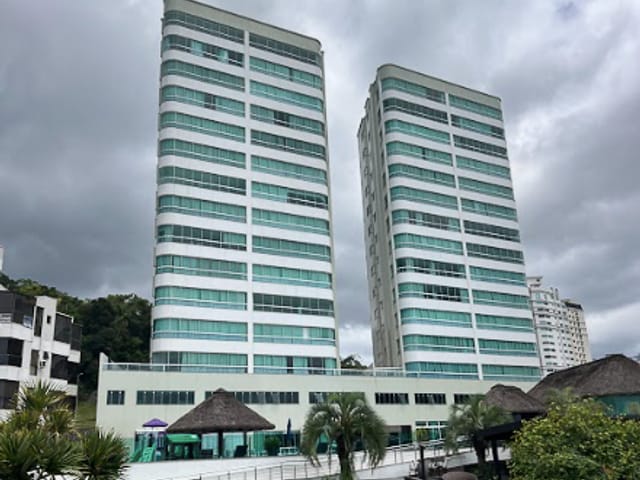 Apartamento com 307m² 3 quartos e 4 banheiros, à venda, no bairro Centro em Itapema