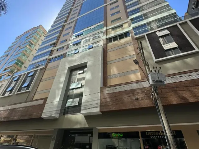 Apartamento com 208m² 4 quartos e 5 banheiros, à venda, no bairro Meia Praia em Itapema