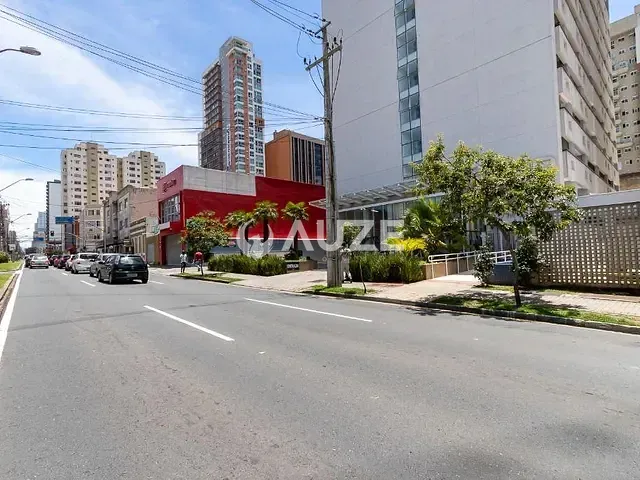 Apartamento com 40m² 1 quarto e 1 banheiro, para alugar, no bairro Centro em Curitiba