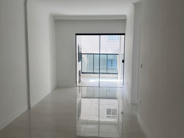 Apartamento com 110m² 2 quartos e 3 banheiros, à venda, no bairro Morretes em Itapema