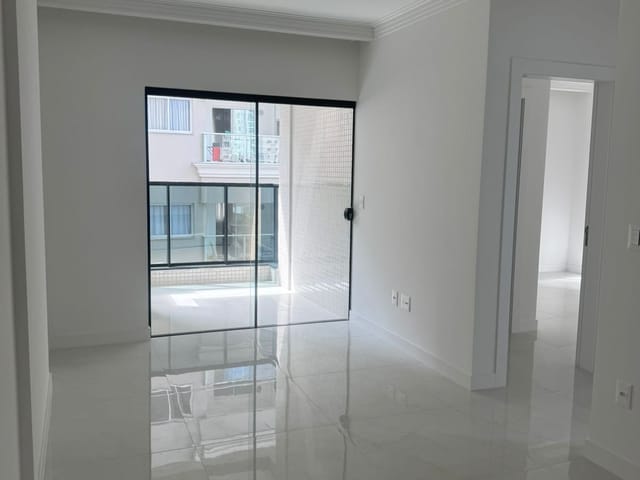Apartamento com 110m² 2 quartos e 3 banheiros, à venda, no bairro Morretes em Itapema