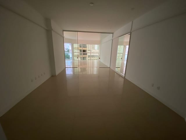 Apartamento com 258m² 3 quartos e 4 banheiros, à venda, no bairro Centro em Balneário Camboriú