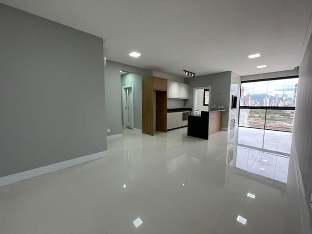 Apartamento com 86m² 2 quartos e 3 banheiros, à venda, no bairro Balneário Perequê em Porto Belo