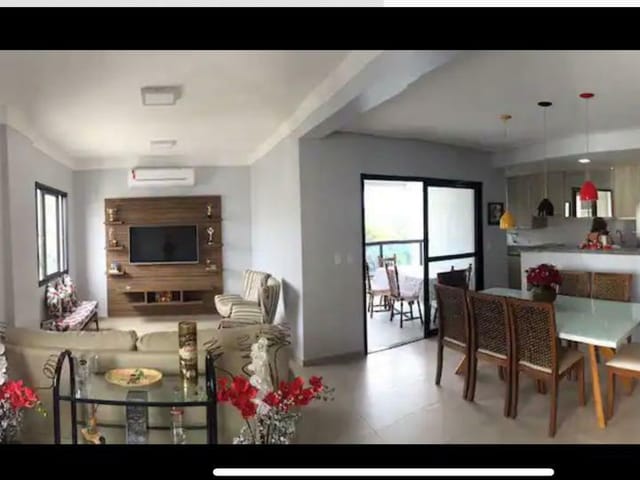 Apartamento à venda 2 Quartos, 1 Suite, 2 Vagas, Pitangueiras, Guarujá - SP 