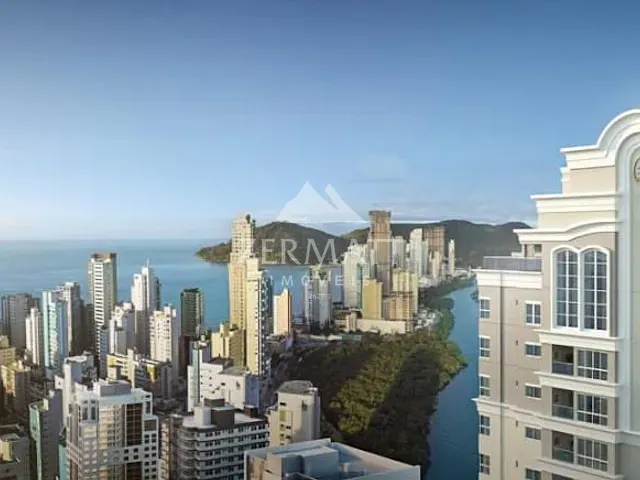 Apartamento com 226m² 3 quartos e 4 banheiros, à venda, no bairro Centro em Balneário Camboriú