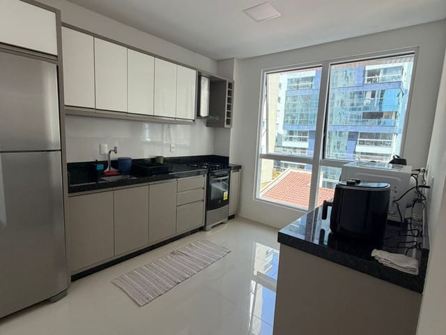 Apartamento com 130m² 3 quartos e 4 banheiros, à venda, no bairro Meia Praia em Itapema