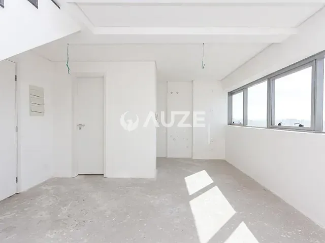 Apartamento com 80m², à venda, no bairro Centro em Curitiba