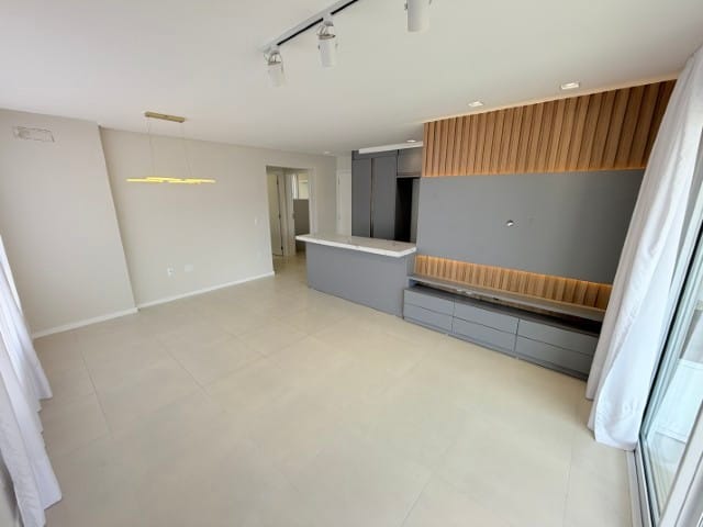 Apartamento com 79m² 2 quartos e 2 banheiros, à venda, no bairro Areias em Camboriú