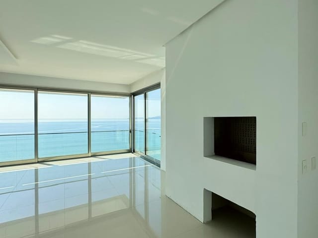 Apartamento com 660m² 5 quartos e 6 banheiros, à venda, no bairro Centro em Itapema
