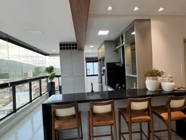 Apartamento com 182m² 3 quartos e 4 banheiros, à venda, no bairro Balneário Perequê em Porto Belo