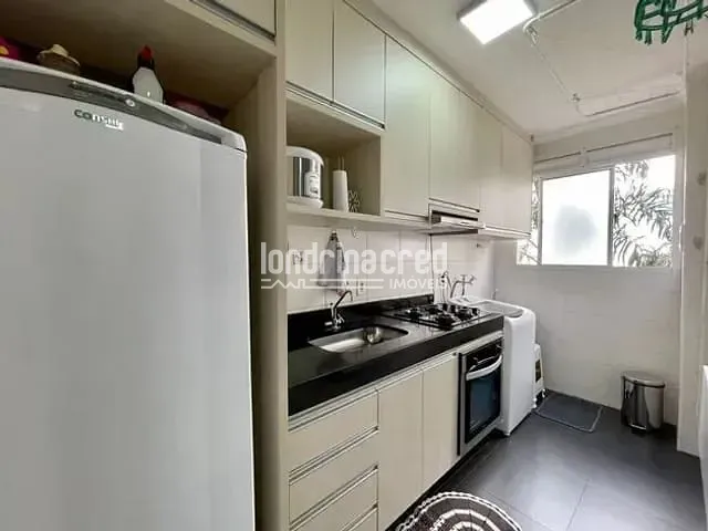 Apartamento 2 quartos e 1 banheiro, à venda, no bairro Conjunto Habitacional Doutor Farid Libos em Londrina