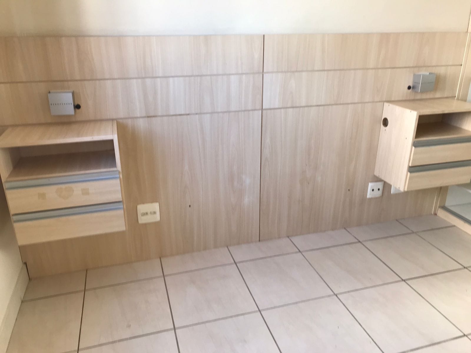 Apartamento de 3 quartos, 1 banho , 1 vaga, perto do Posto de Saúde, com piscina e quadras, à venda, Santa Mônica, Belo Horizonte, MG. Documentação toda ok. miniatura 13