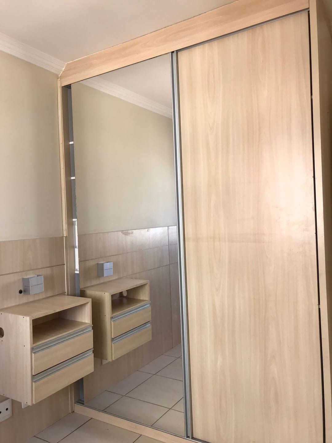 Apartamento de 3 quartos, 1 banho , 1 vaga, perto do Posto de Saúde, com piscina e quadras, à venda, Santa Mônica, Belo Horizonte, MG. Documentação toda ok. miniatura 20
