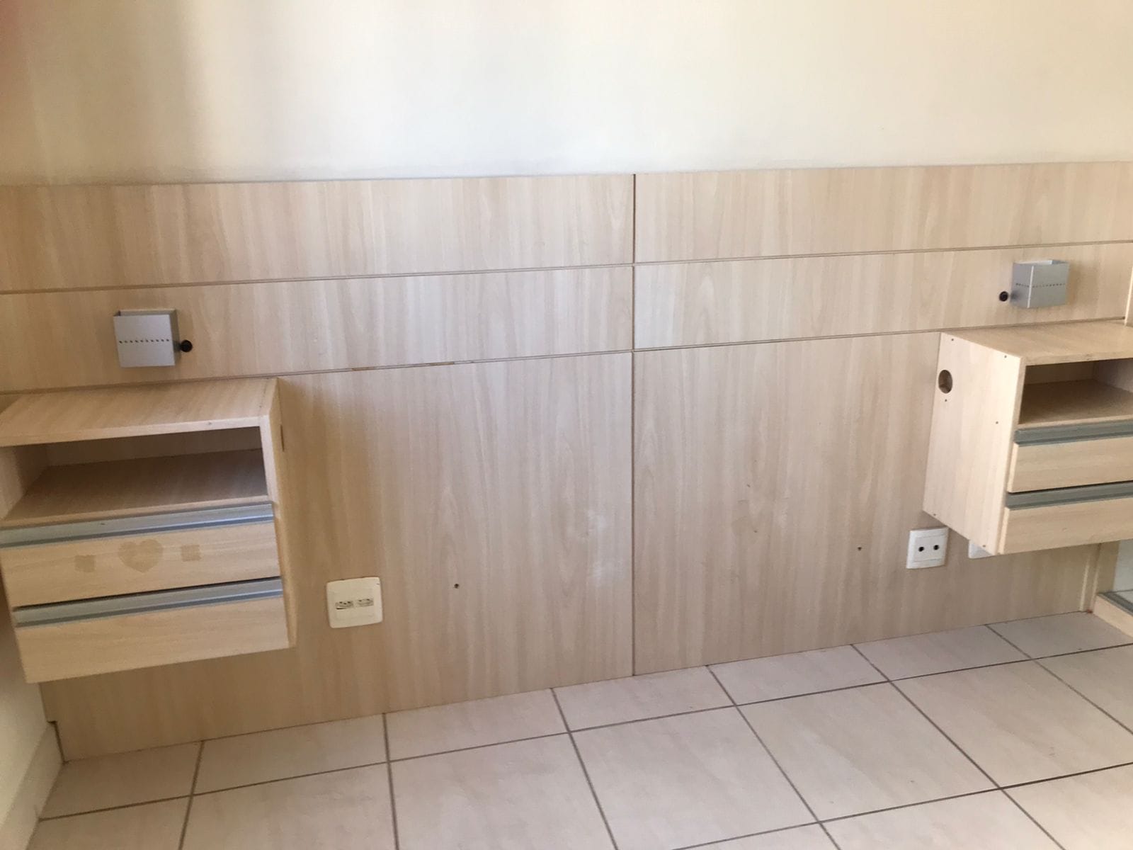 Apartamento de 3 quartos, 1 banho , 1 vaga, perto do Posto de Saúde, com piscina e quadras, à venda, Santa Mônica, Belo Horizonte, MG. Documentação toda ok. miniatura 25