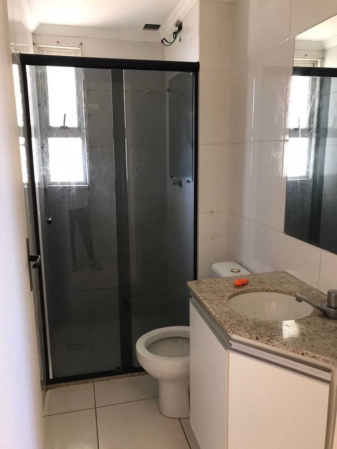 Apartamento de 3 quartos, 1 banho , 1 vaga, perto do Posto de Saúde, com piscina e quadras, à venda, Santa Mônica, Belo Horizonte, MG. Documentação toda ok. miniatura 24