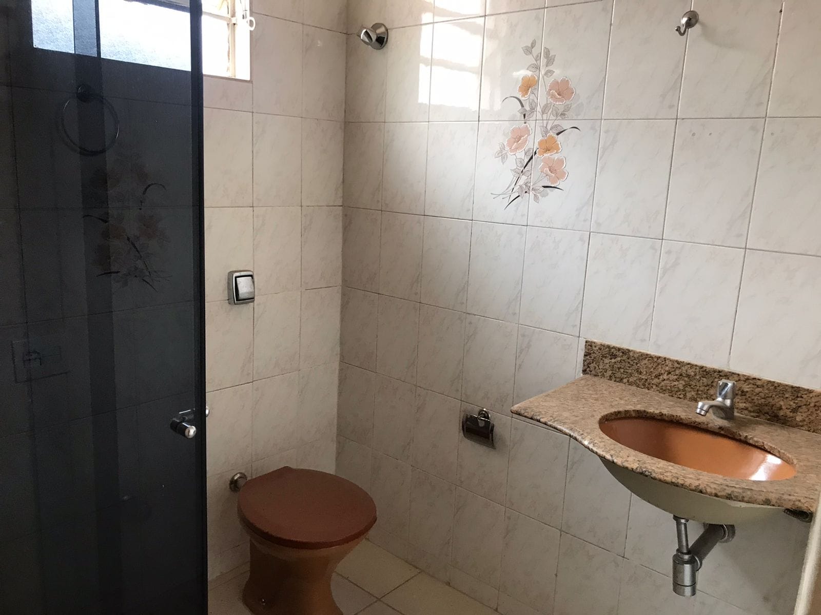 Apartamento de 3 quartos, 1 banho , 1 vaga, perto do Posto de Saúde, com piscina e quadras, à venda, Santa Mônica, Belo Horizonte, MG. Documentação toda ok. miniatura 21