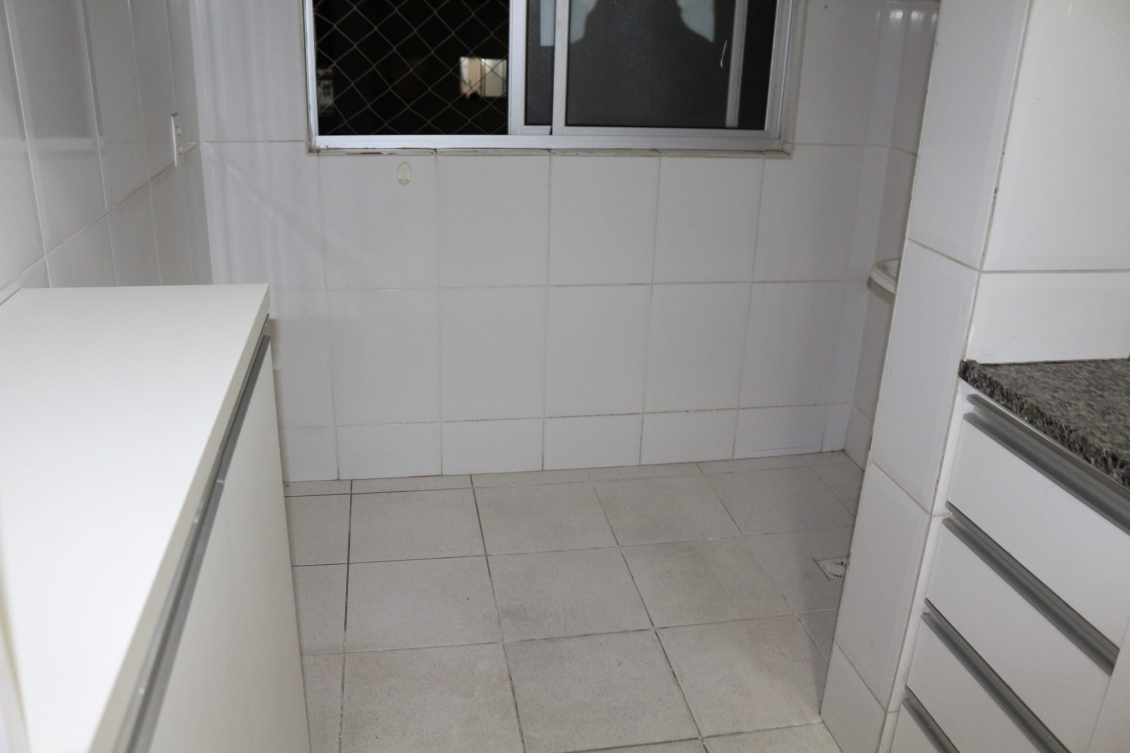 Apartamento de 3 quartos, 1 banho , 1 vaga, perto do Posto de Saúde, com piscina e quadras, à venda, Santa Mônica, Belo Horizonte, MG. Documentação toda ok. miniatura 54