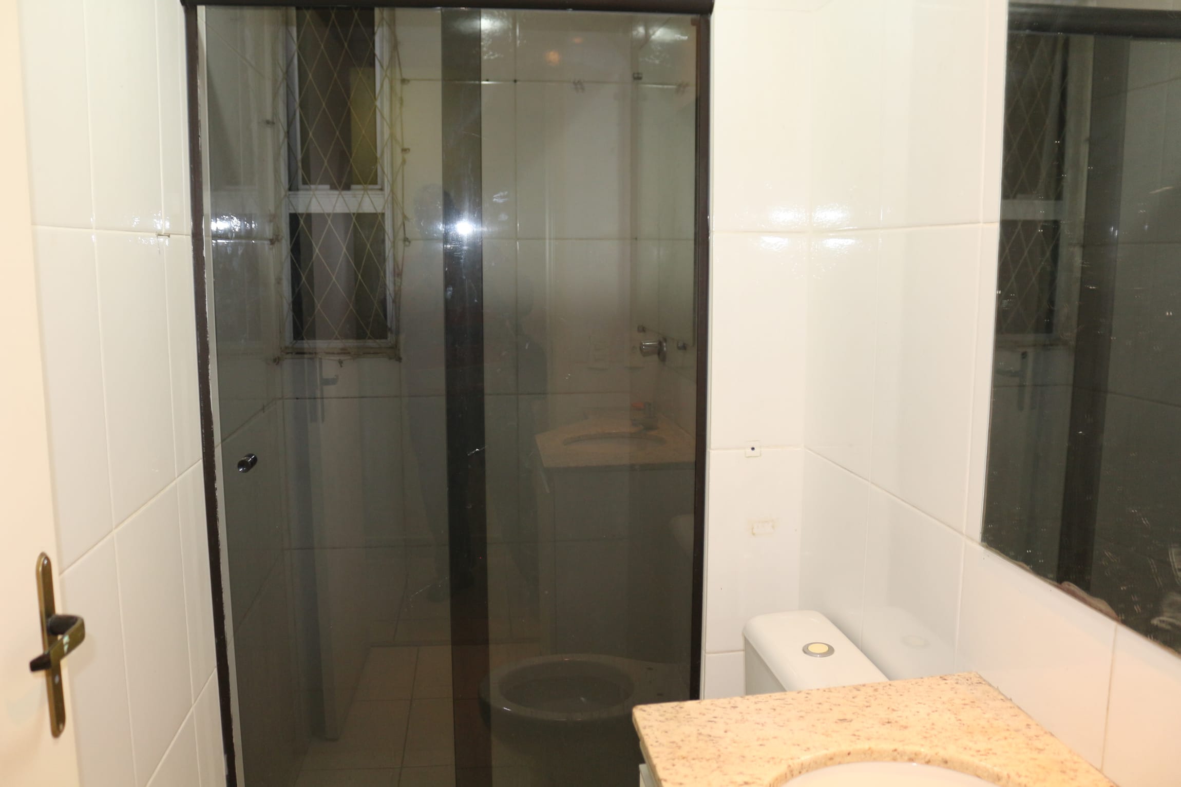 Apartamento de 3 quartos, 1 banho , 1 vaga, perto do Posto de Saúde, com piscina e quadras, à venda, Santa Mônica, Belo Horizonte, MG. Documentação toda ok. miniatura 53