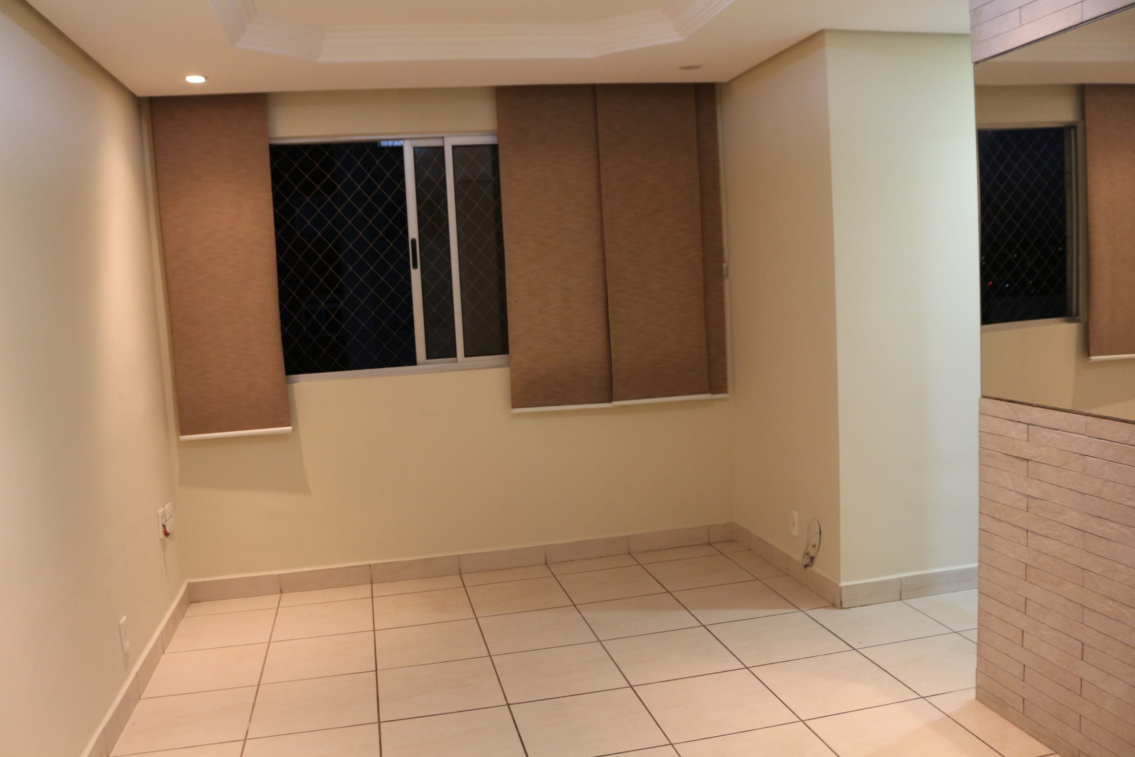 Apartamento de 3 quartos, 1 banho , 1 vaga, perto do Posto de Saúde, com piscina e quadras, à venda, Santa Mônica, Belo Horizonte, MG. Documentação toda ok. miniatura 55