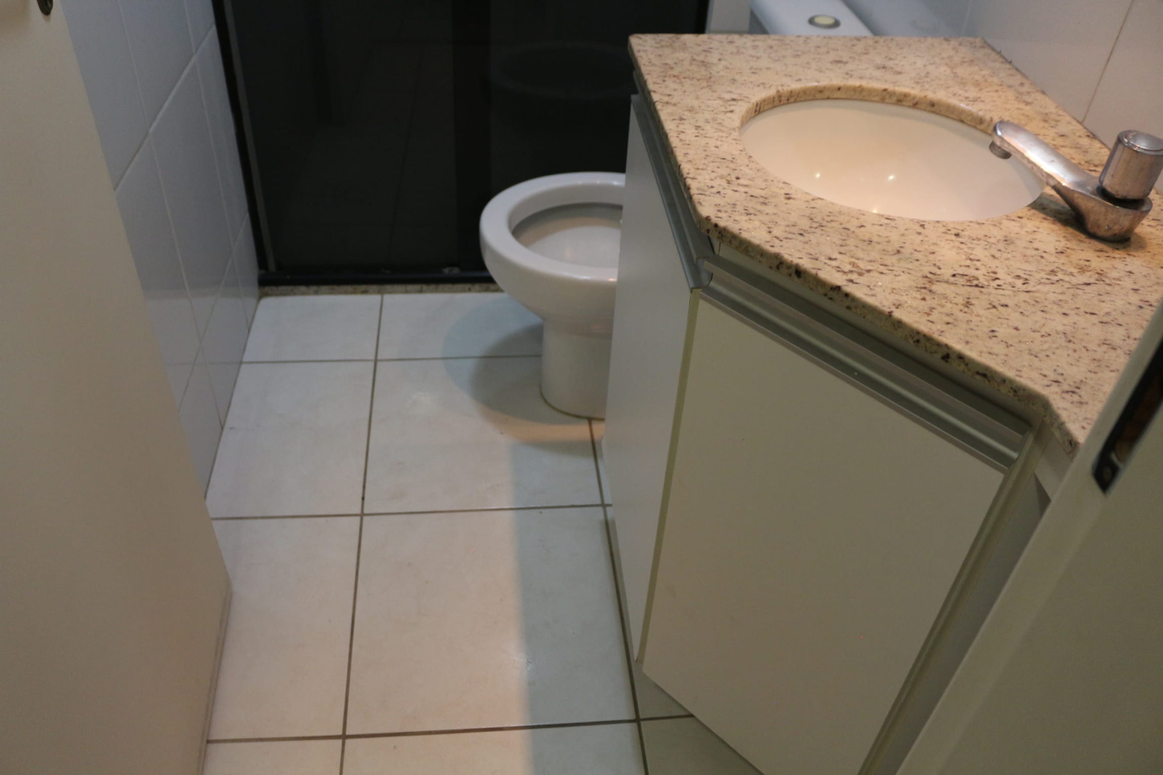 Apartamento de 3 quartos, 1 banho , 1 vaga, perto do Posto de Saúde, com piscina e quadras, à venda, Santa Mônica, Belo Horizonte, MG. Documentação toda ok. miniatura 56