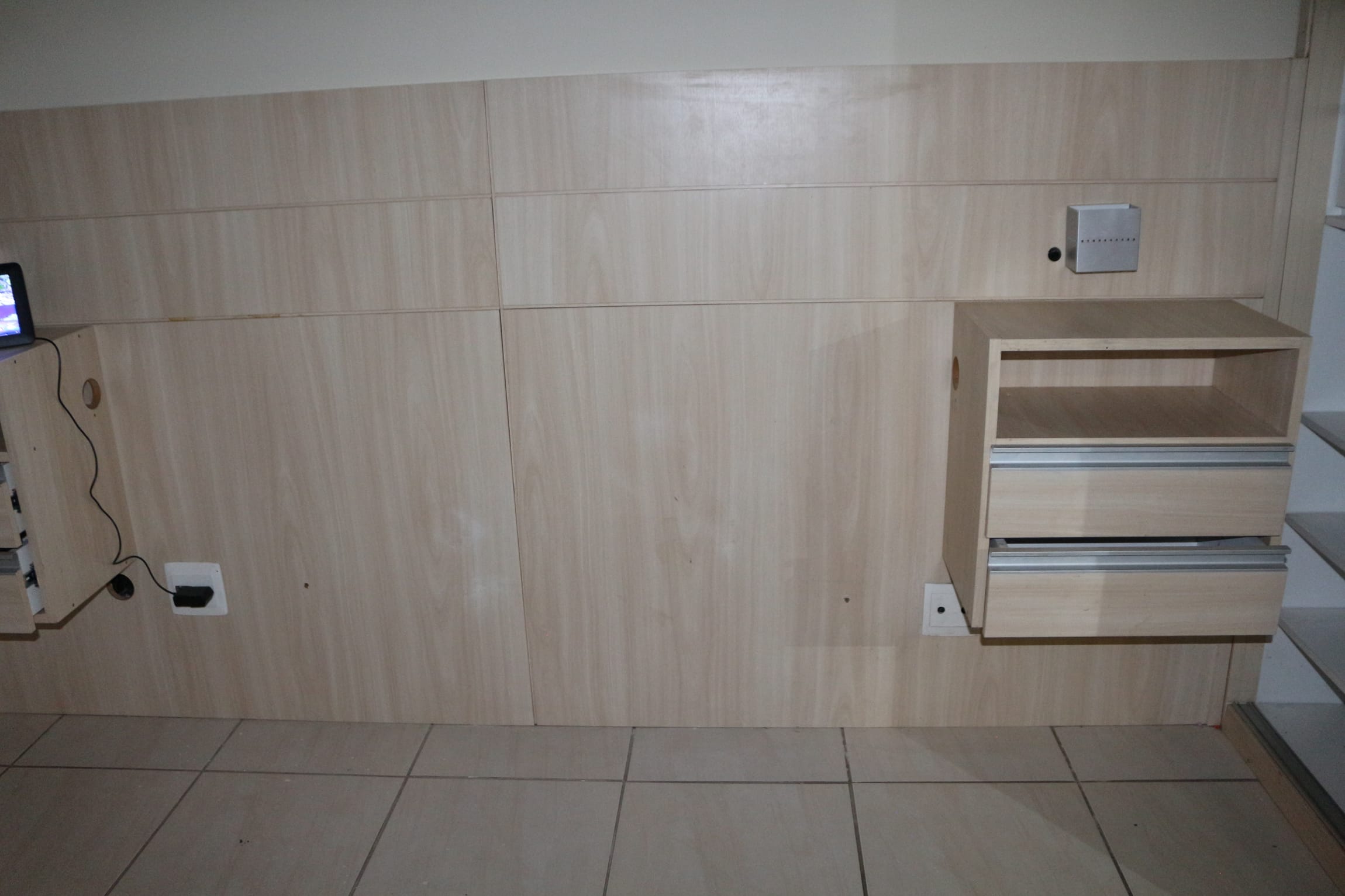 Apartamento de 3 quartos, 1 banho , 1 vaga, perto do Posto de Saúde, com piscina e quadras, à venda, Santa Mônica, Belo Horizonte, MG. Documentação toda ok. miniatura 60