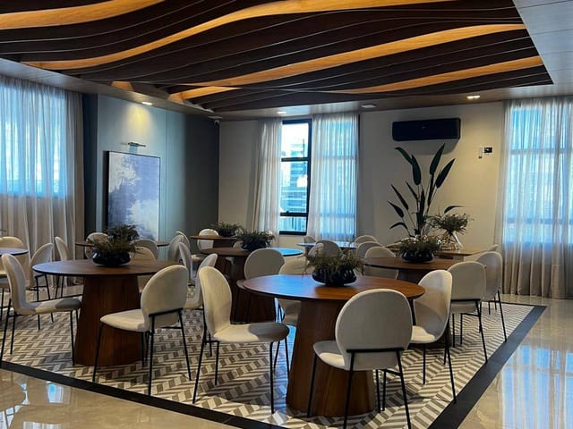 Apartamento com 240m² 3 quartos e 4 banheiros, à venda, no bairro Meia Praia em Itapema