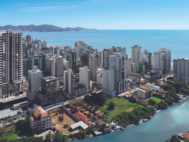 Apartamento com 173m² 4 quartos e 5 banheiros, à venda, no bairro Meia Praia em Itapema