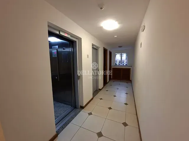 Apartamento 1 quarto e 1 banheiro, à venda ou para alugar, no bairro Várzea em Teresópolis
