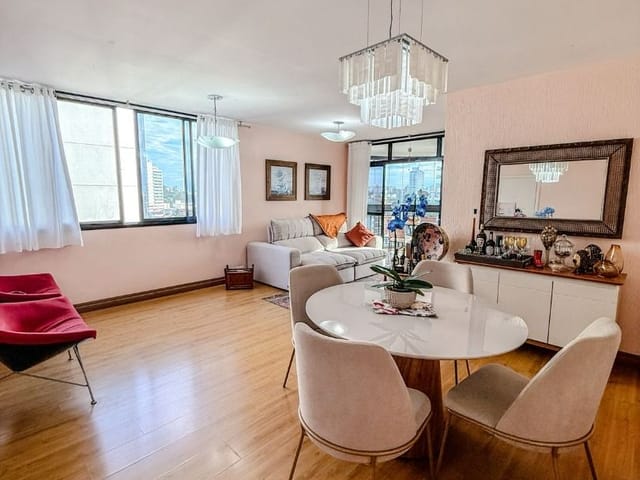 Apartamento 3 quartos e 2 banheiros, para alugar, no bairro Centro em Macaé